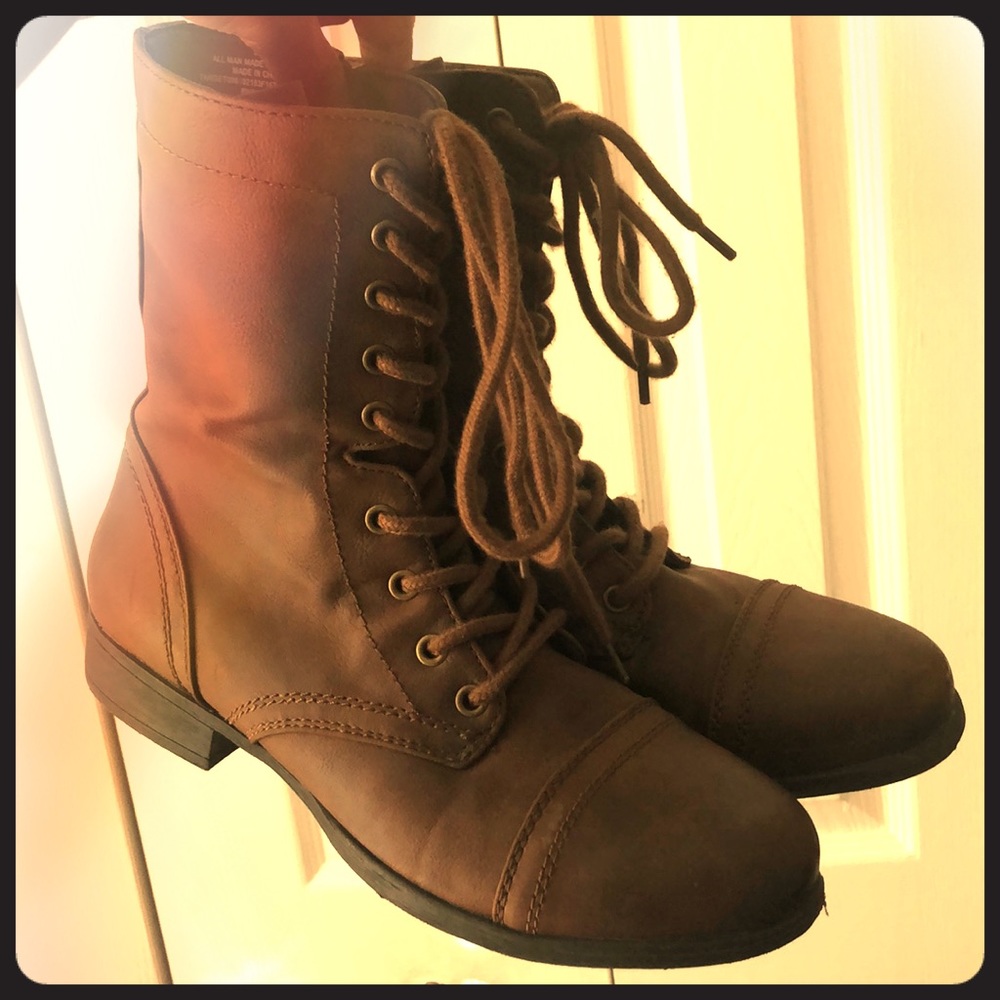 Classic Zip-up Brown Boots